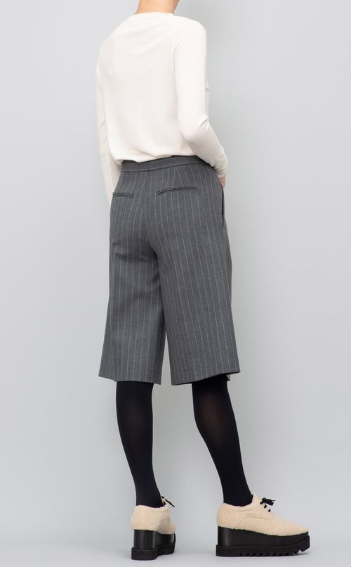 ストライプタックハーフパンツ