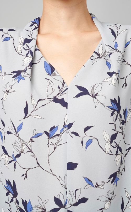 フラワープリントドレーププルオーバー