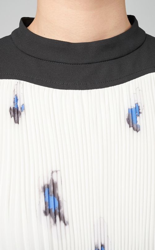 リボン付プリントプリーツワンピース