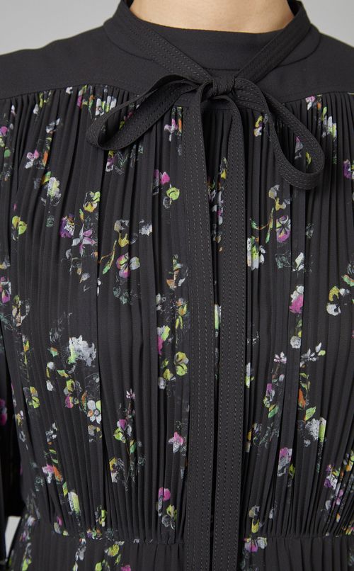 リボン付プリントプリーツワンピース