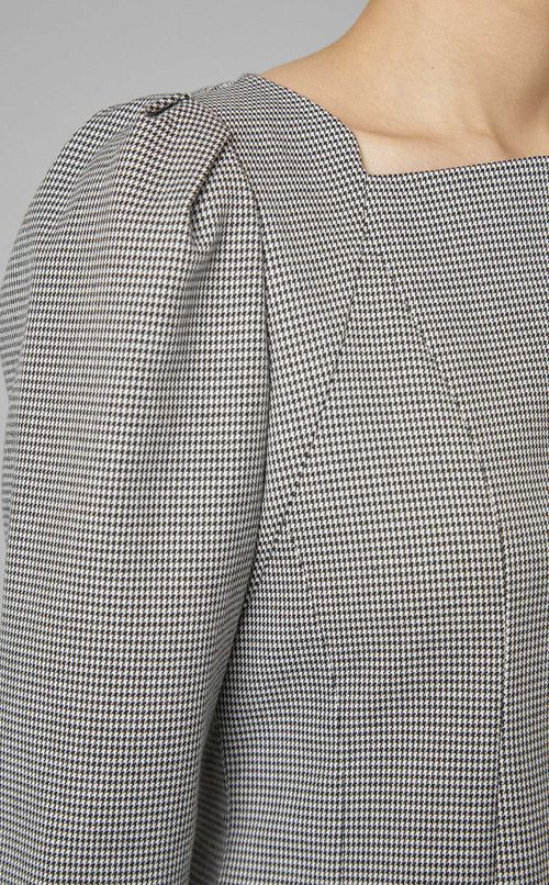 スクエアネックワンピース