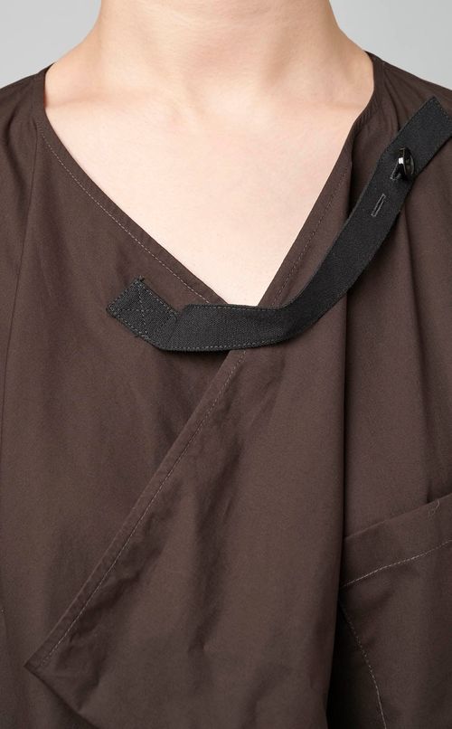 ネックデザインワンピース