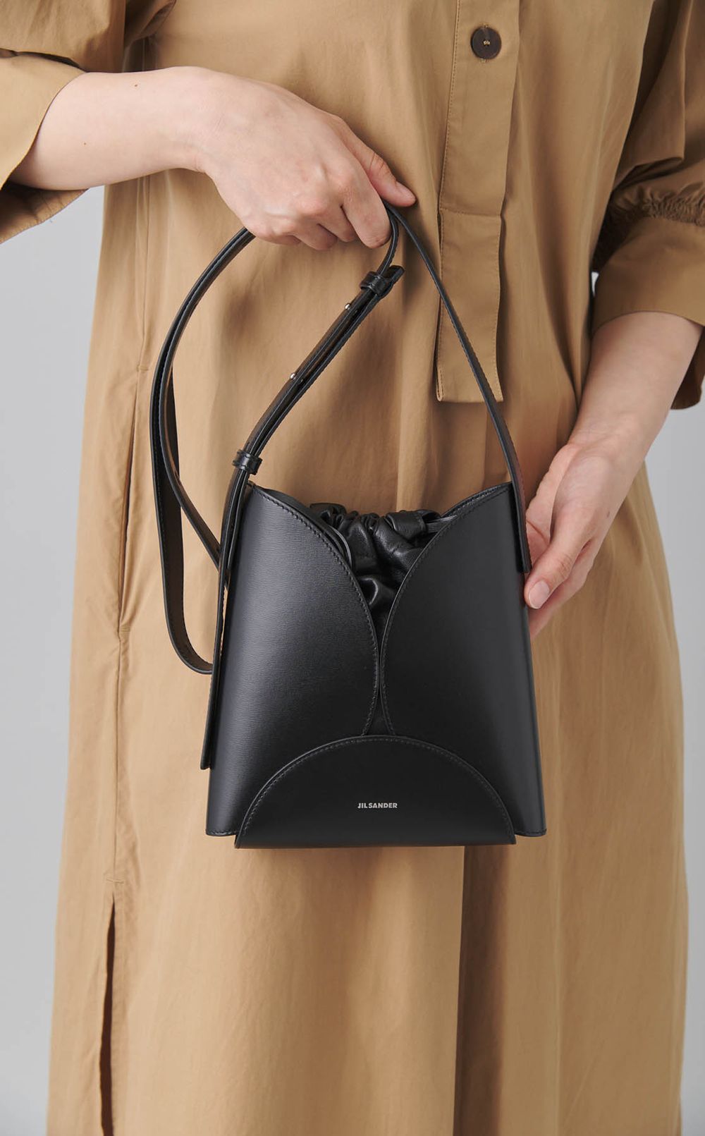 CURVEクロスボディミニバッグ