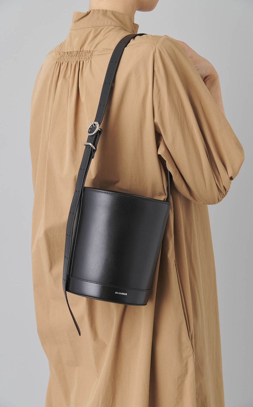 CANNOLOレザーバケットバッグ