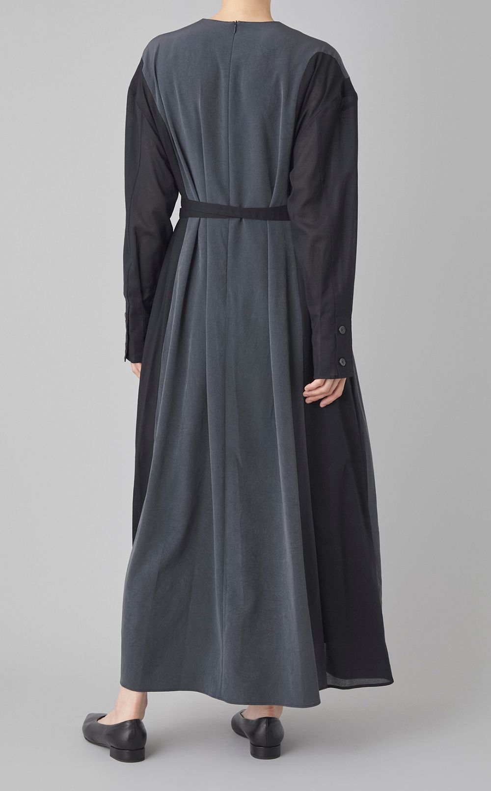 Vネックバイカラーベルテッドワンピース