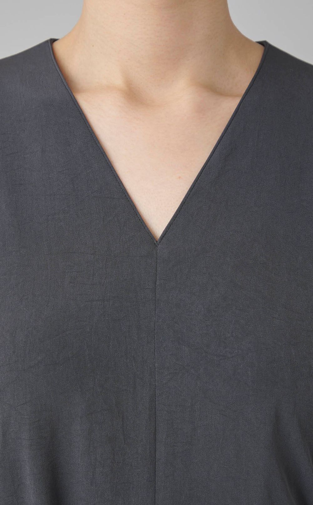 Vネックバイカラーベルテッドワンピース