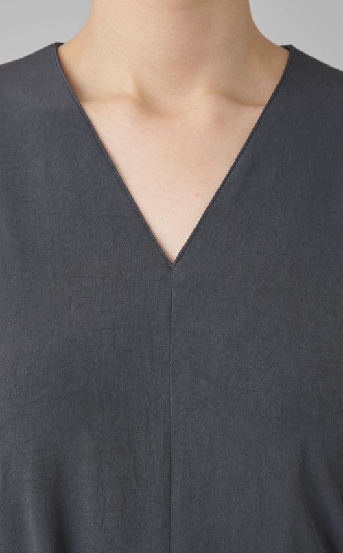 Vネックバイカラーベルテッドワンピース