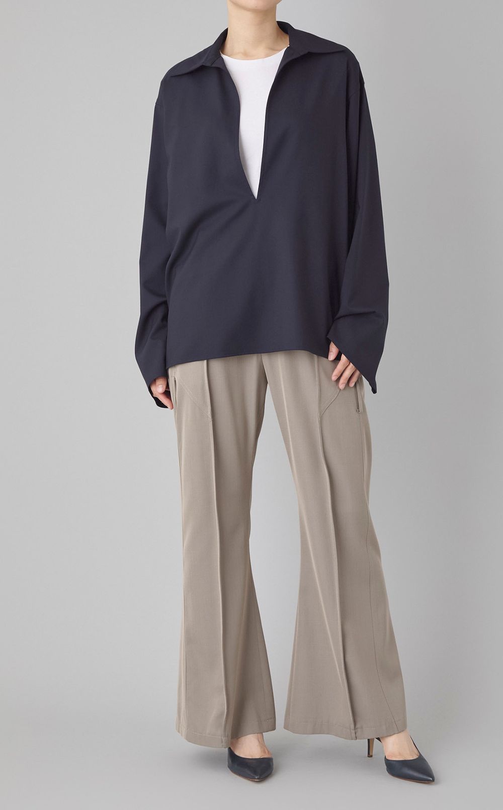 ウールトロスキッパー深Vネックシャツ