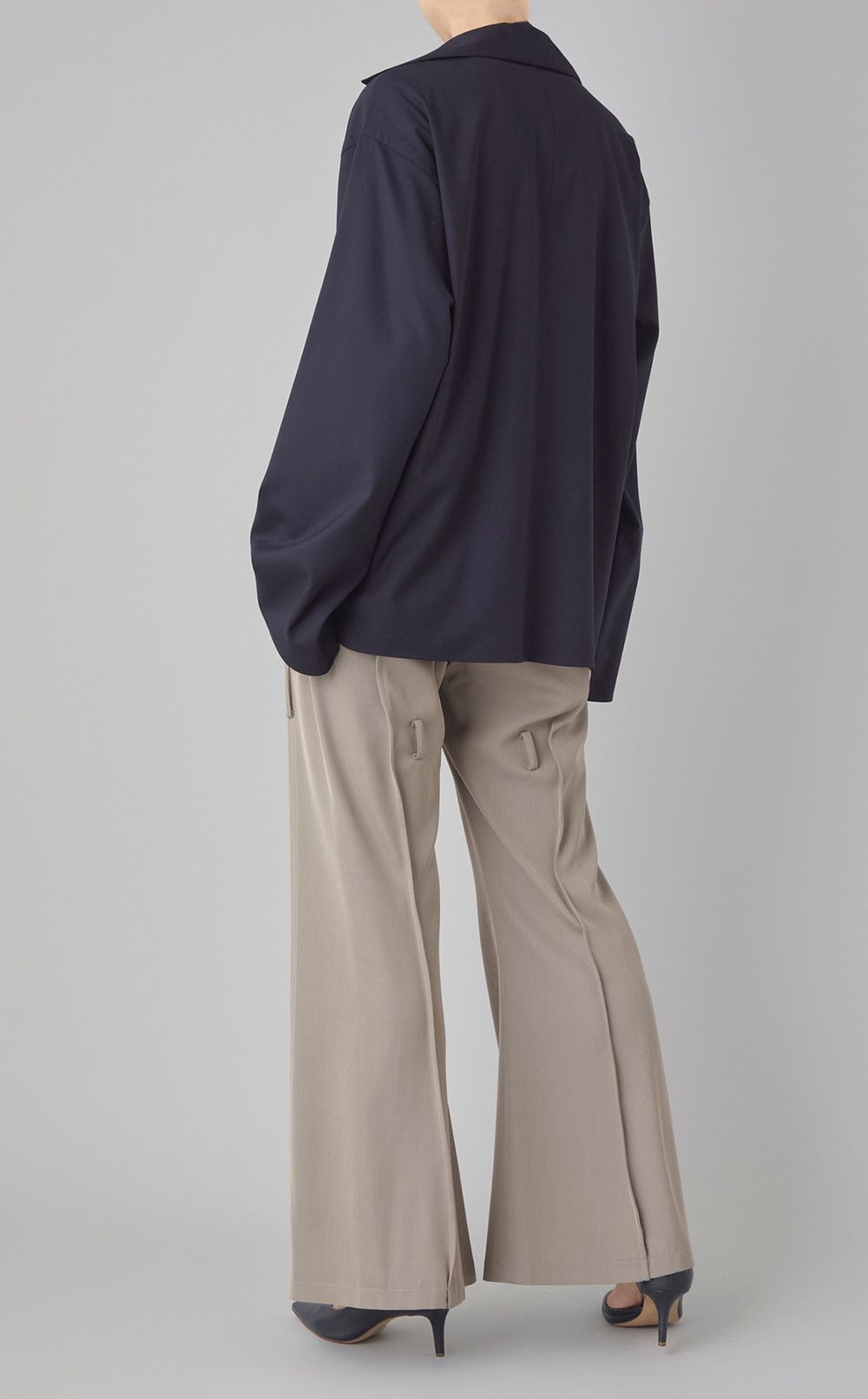 ウールトロスキッパー深Vネックシャツ