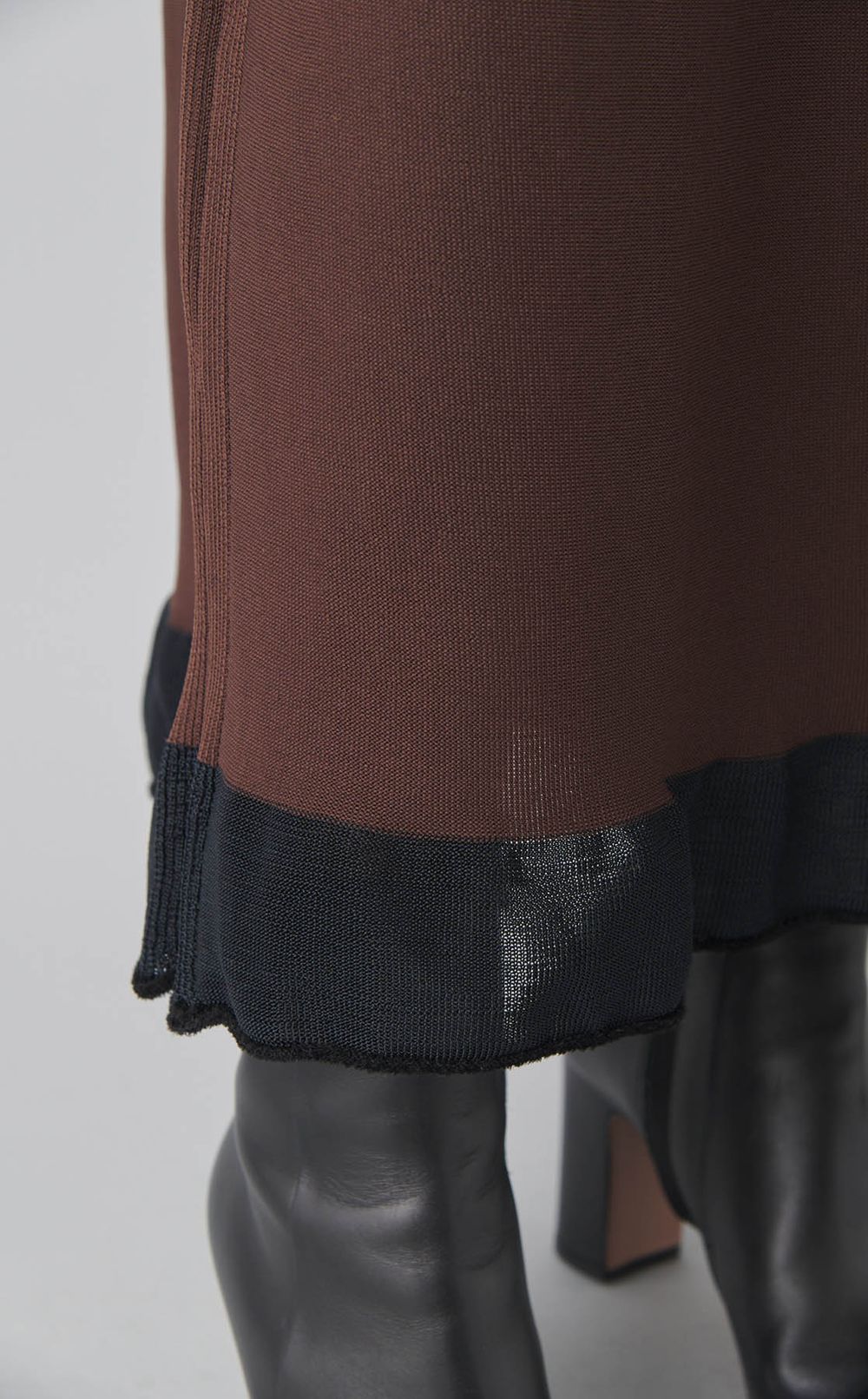 ハイネックフリルスリーブワンピース