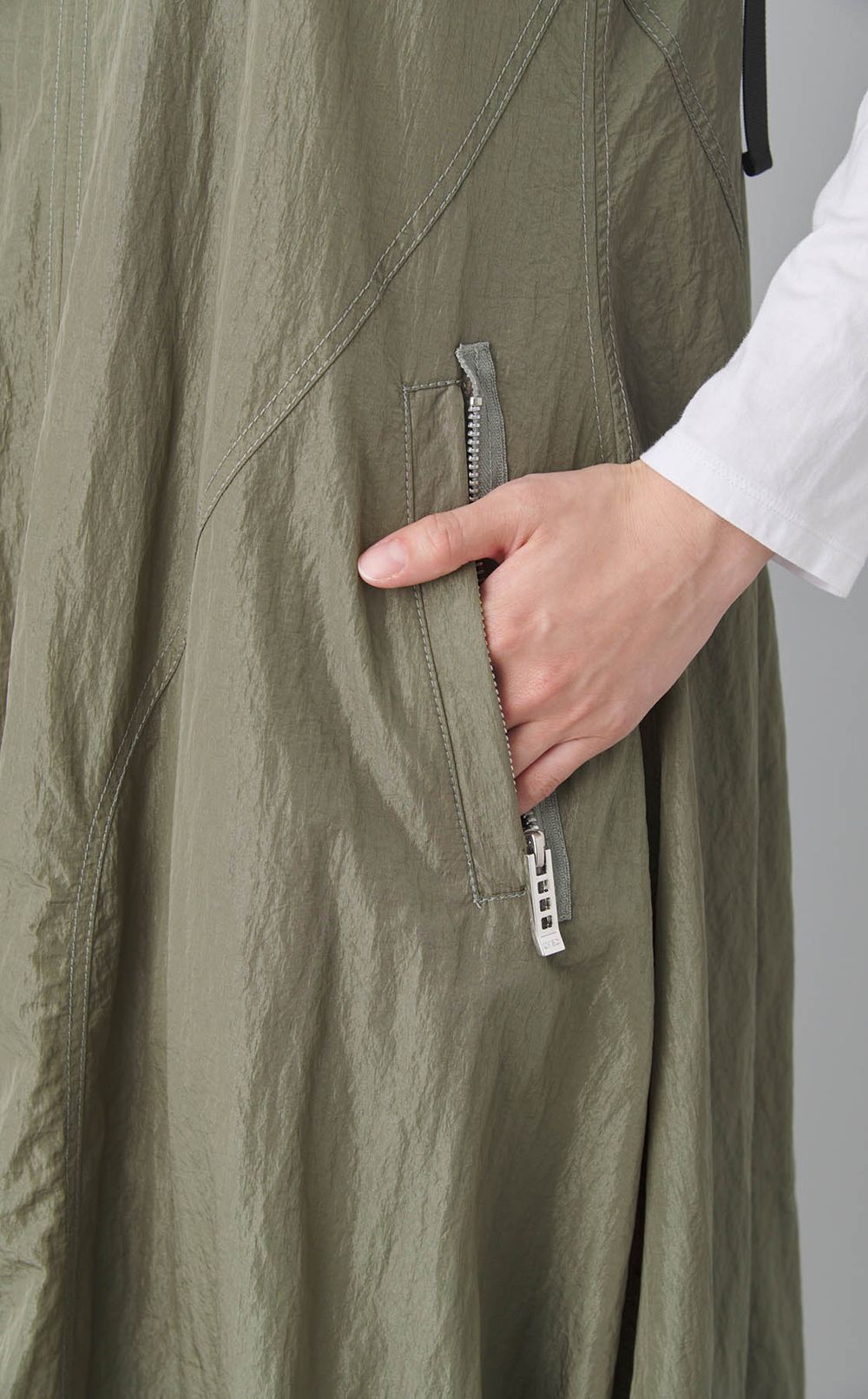 ショルダーベルトバルーンワンピース