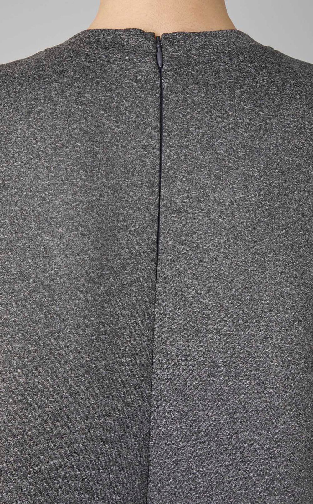 タックディティールワンピース