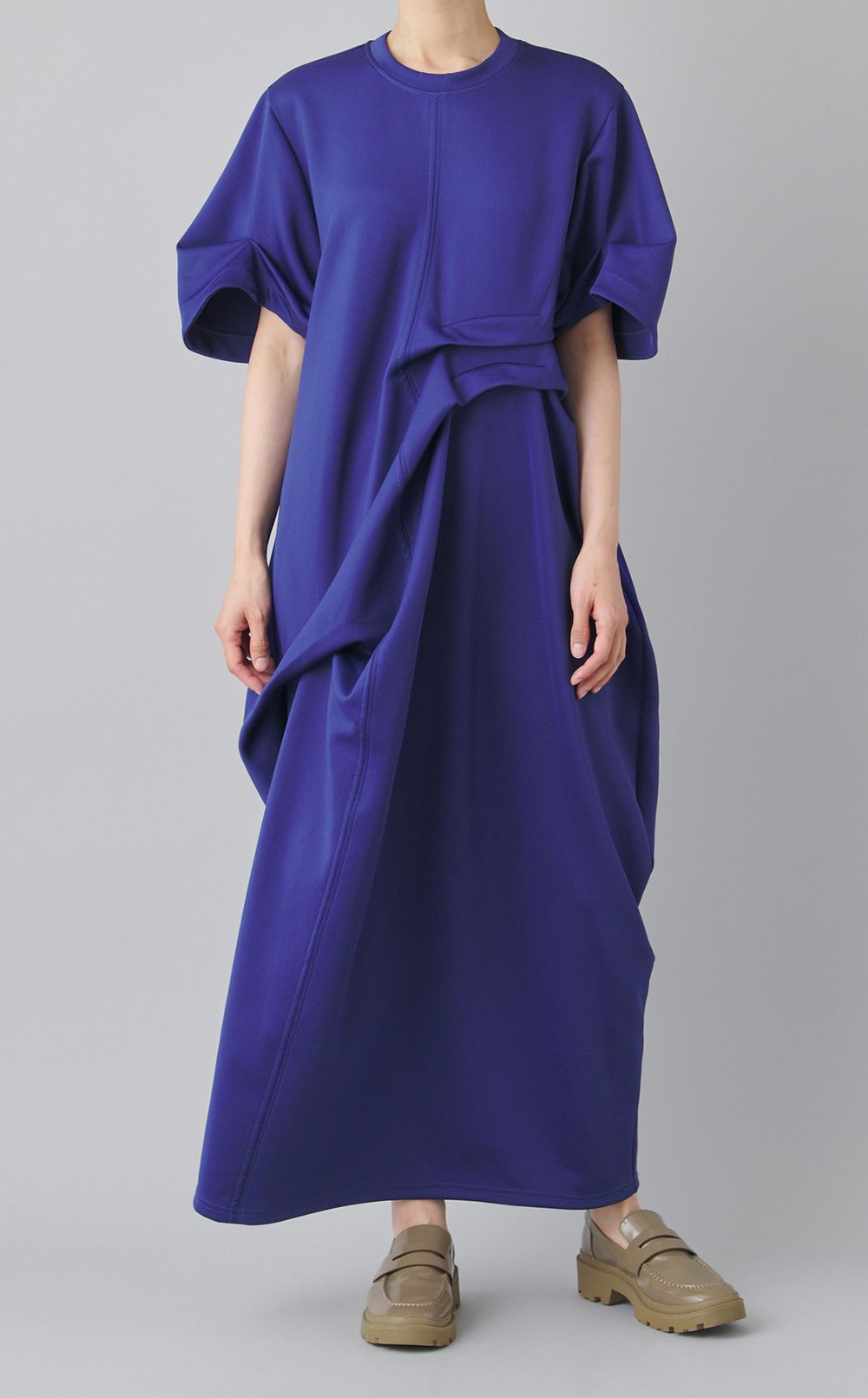 タックディティールワンピース