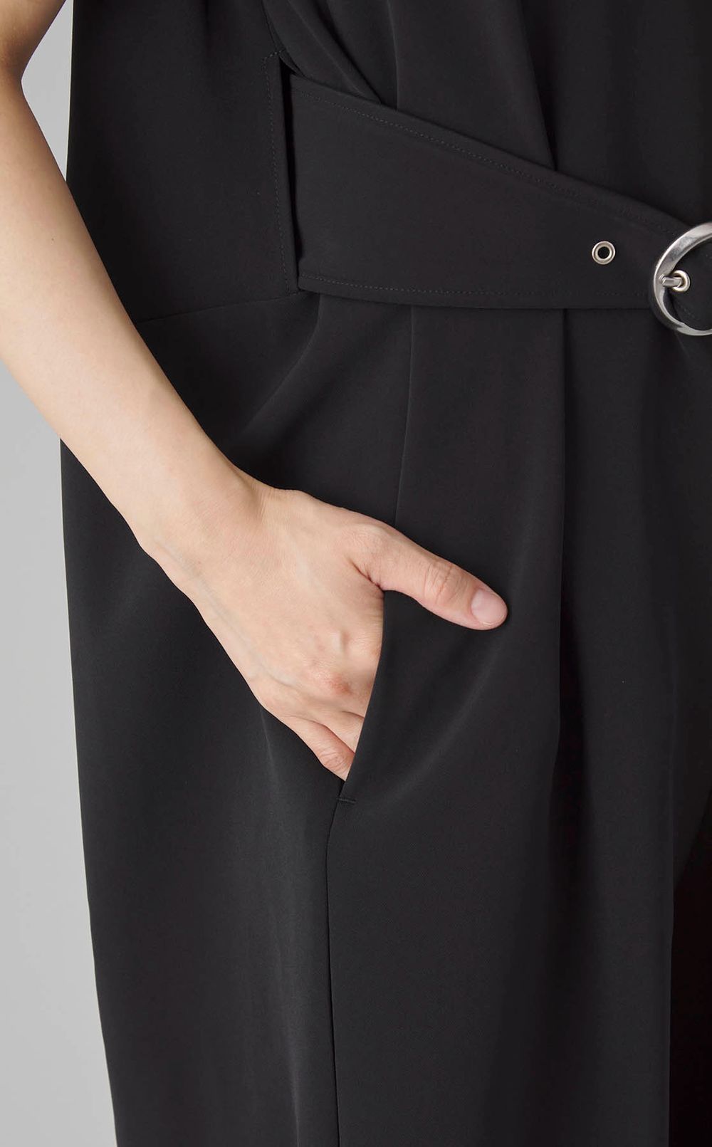 ノースリーブベルテッドジャンプスーツ