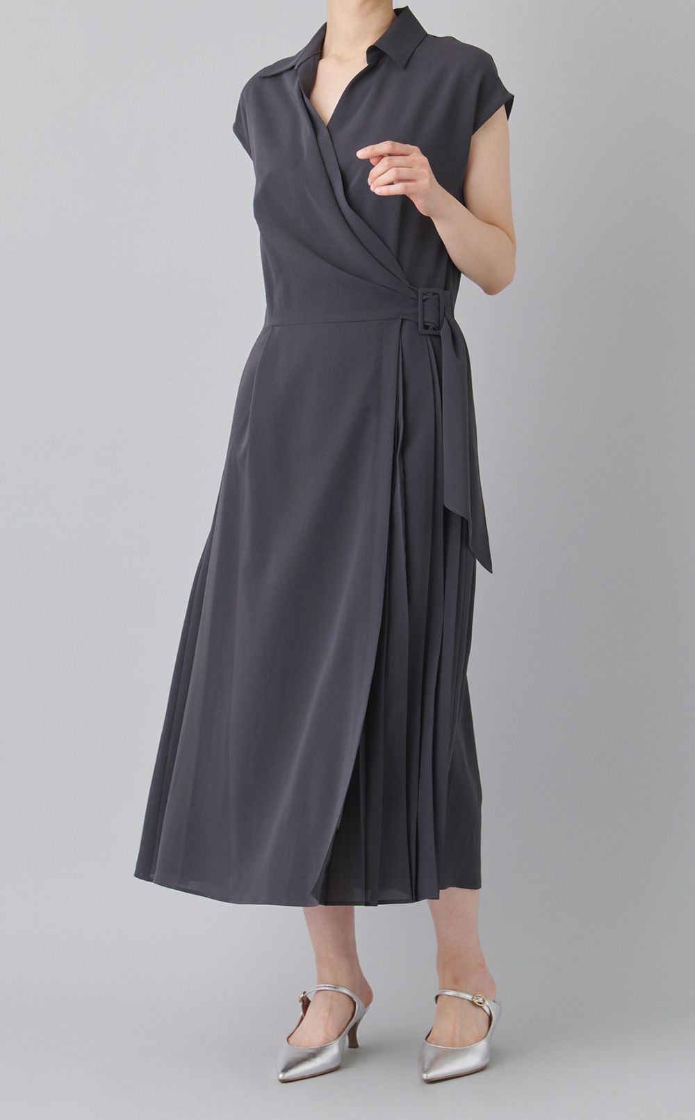 アシンメトリープリーツワンピース