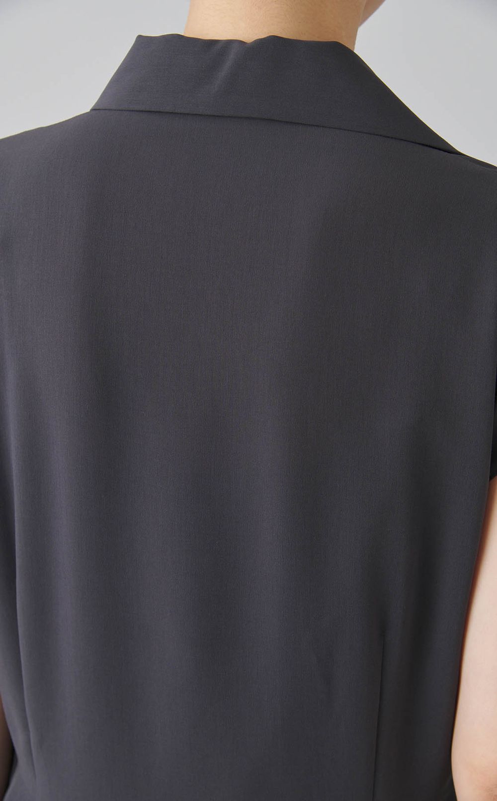 アシンメトリープリーツワンピース