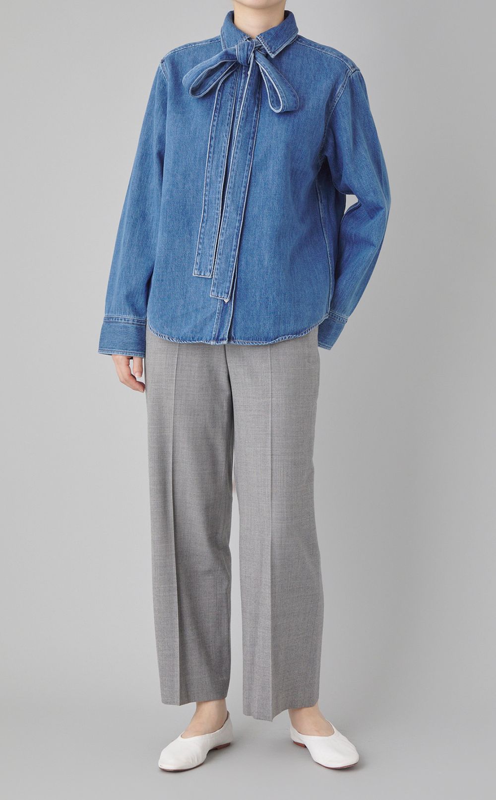 ボウタイ付きシャツカラーデニムシャツ