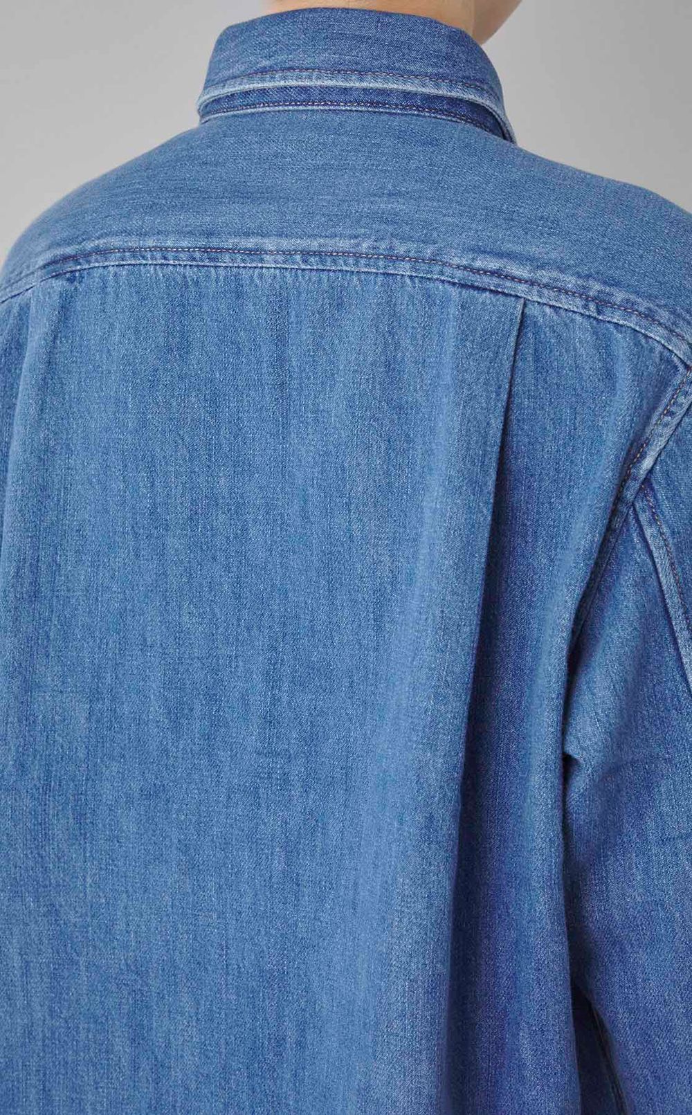 ボウタイ付きシャツカラーデニムシャツ