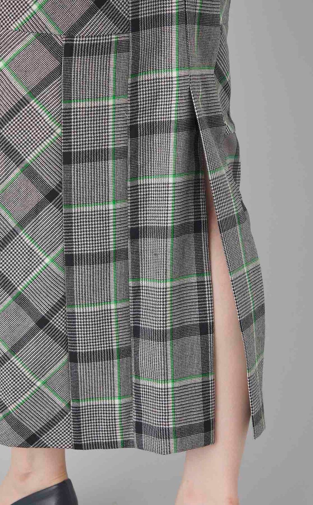 チェックプリントハーフシアーワンピース