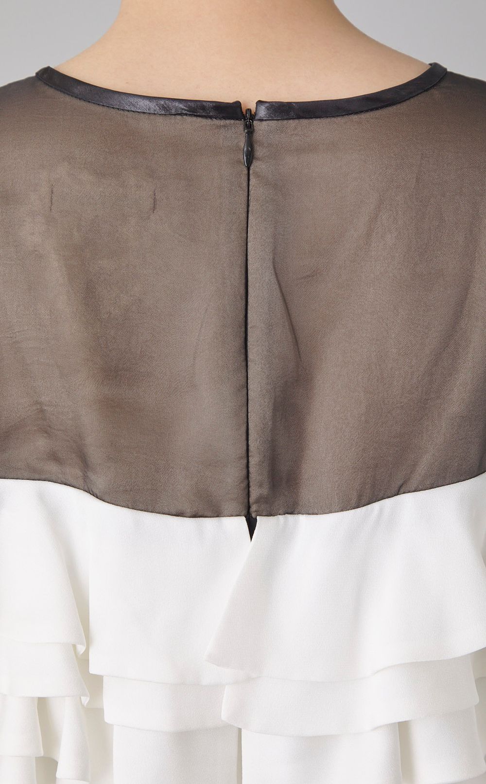 ドレッシーフリルワンピース