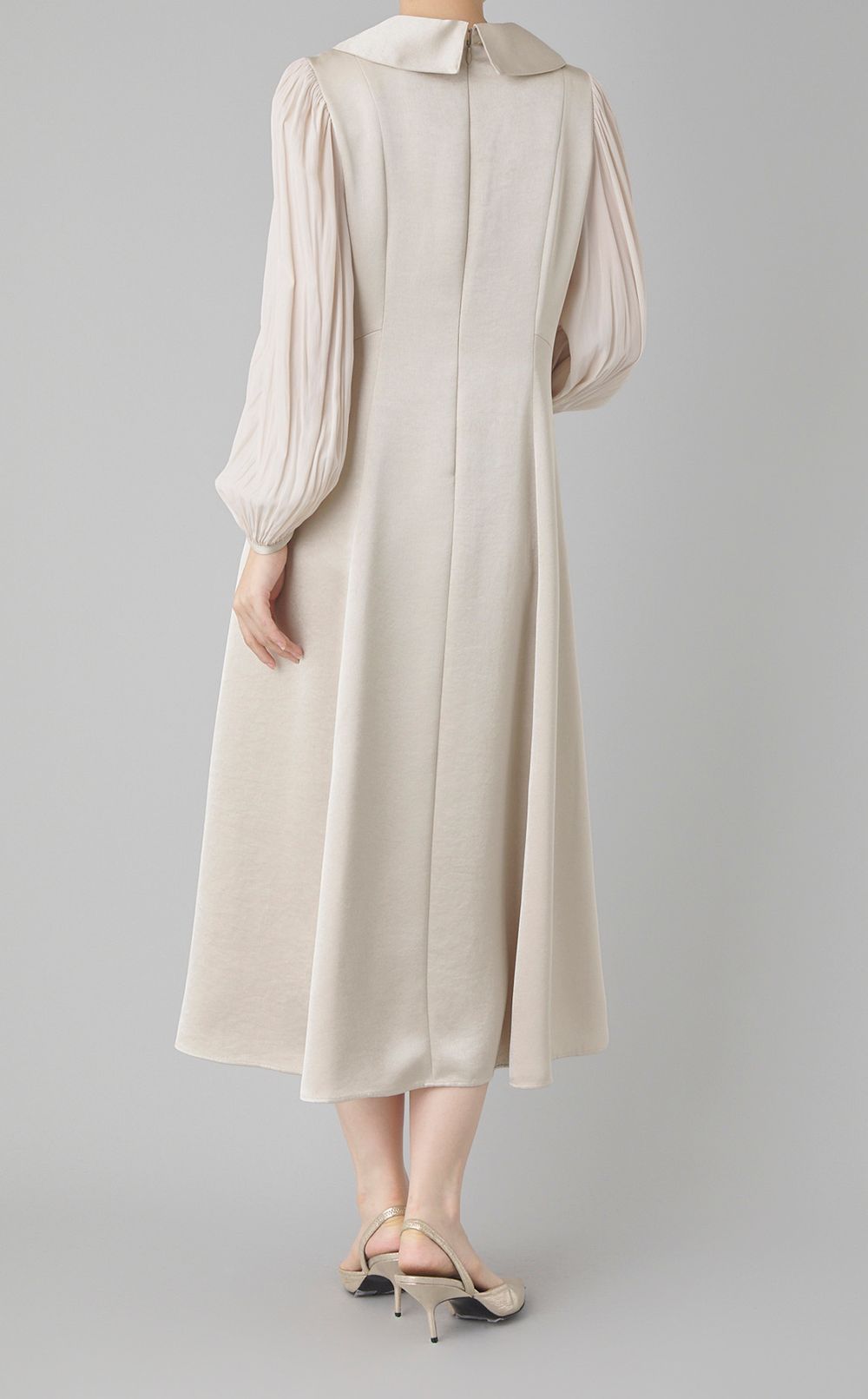 金駒刺繍ワンピース