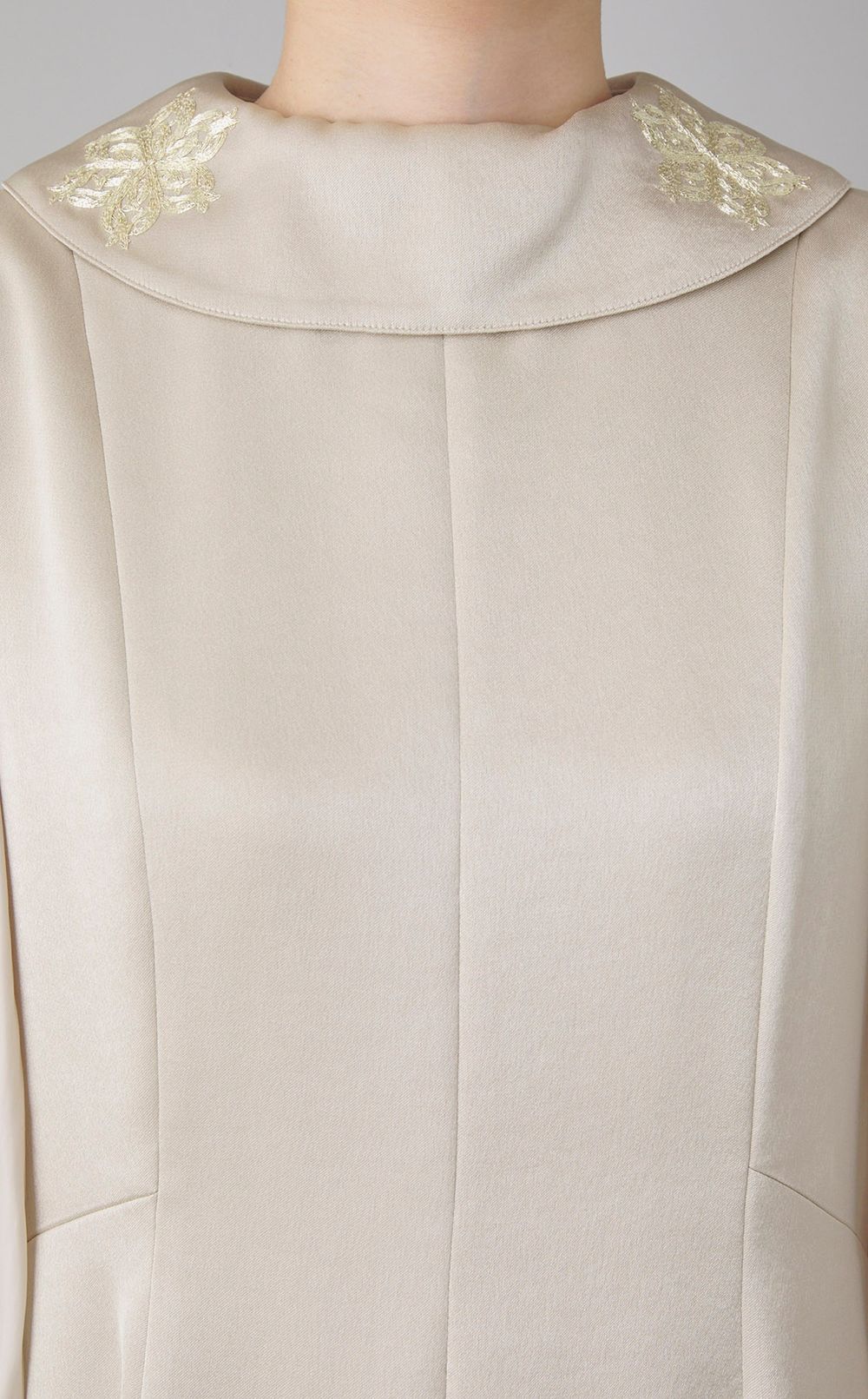 金駒刺繍ワンピース