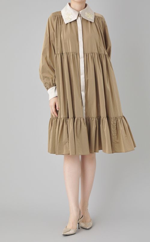 金駒刺繍ギャザーフレアワンピース