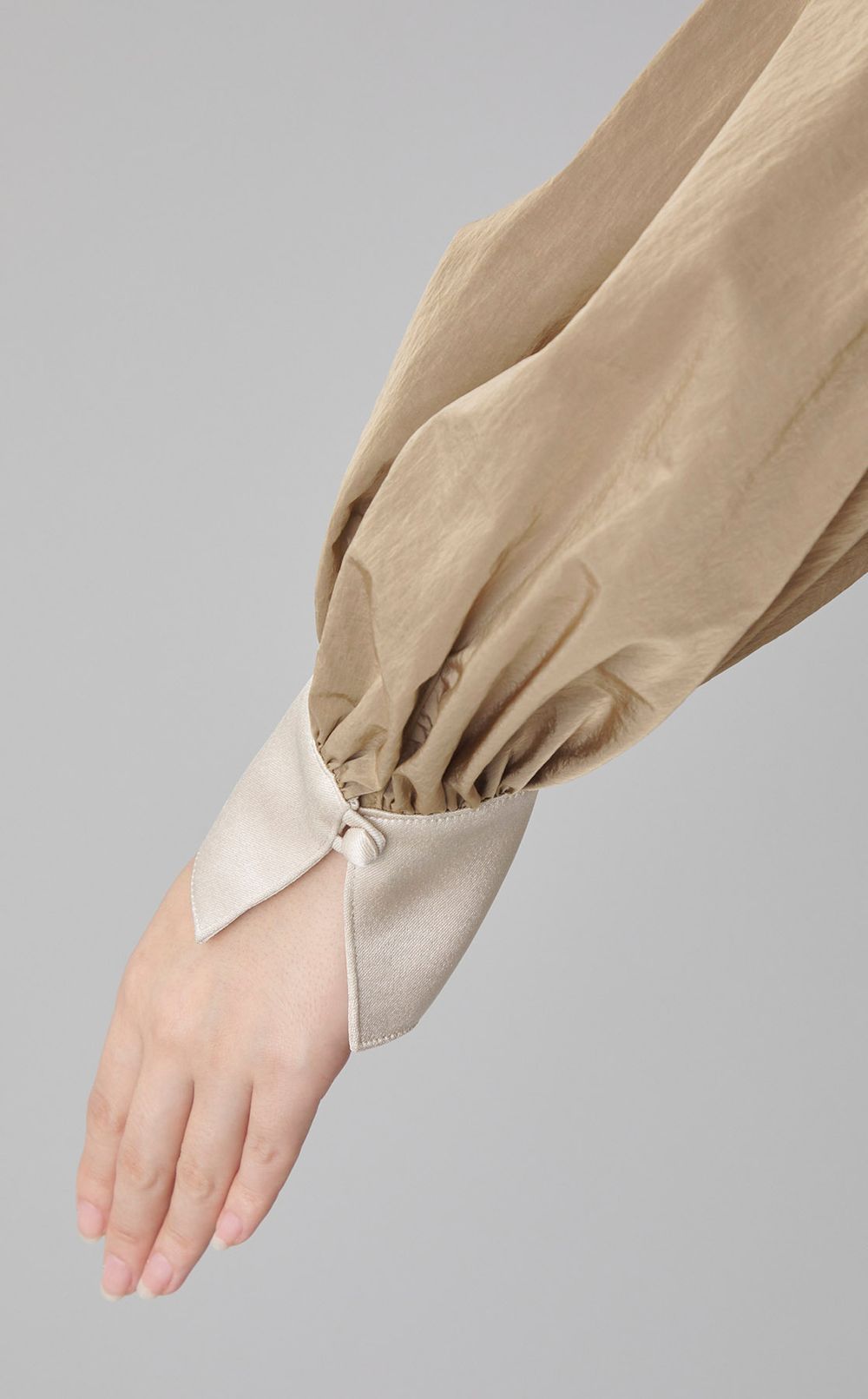 金駒刺繍ギャザーフレアワンピース