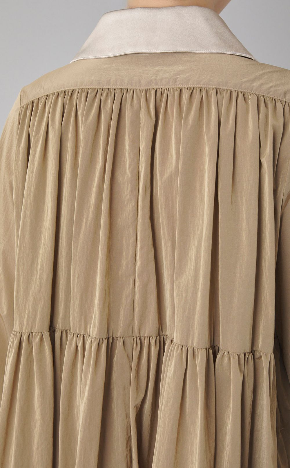 金駒刺繍ギャザーフレアワンピース