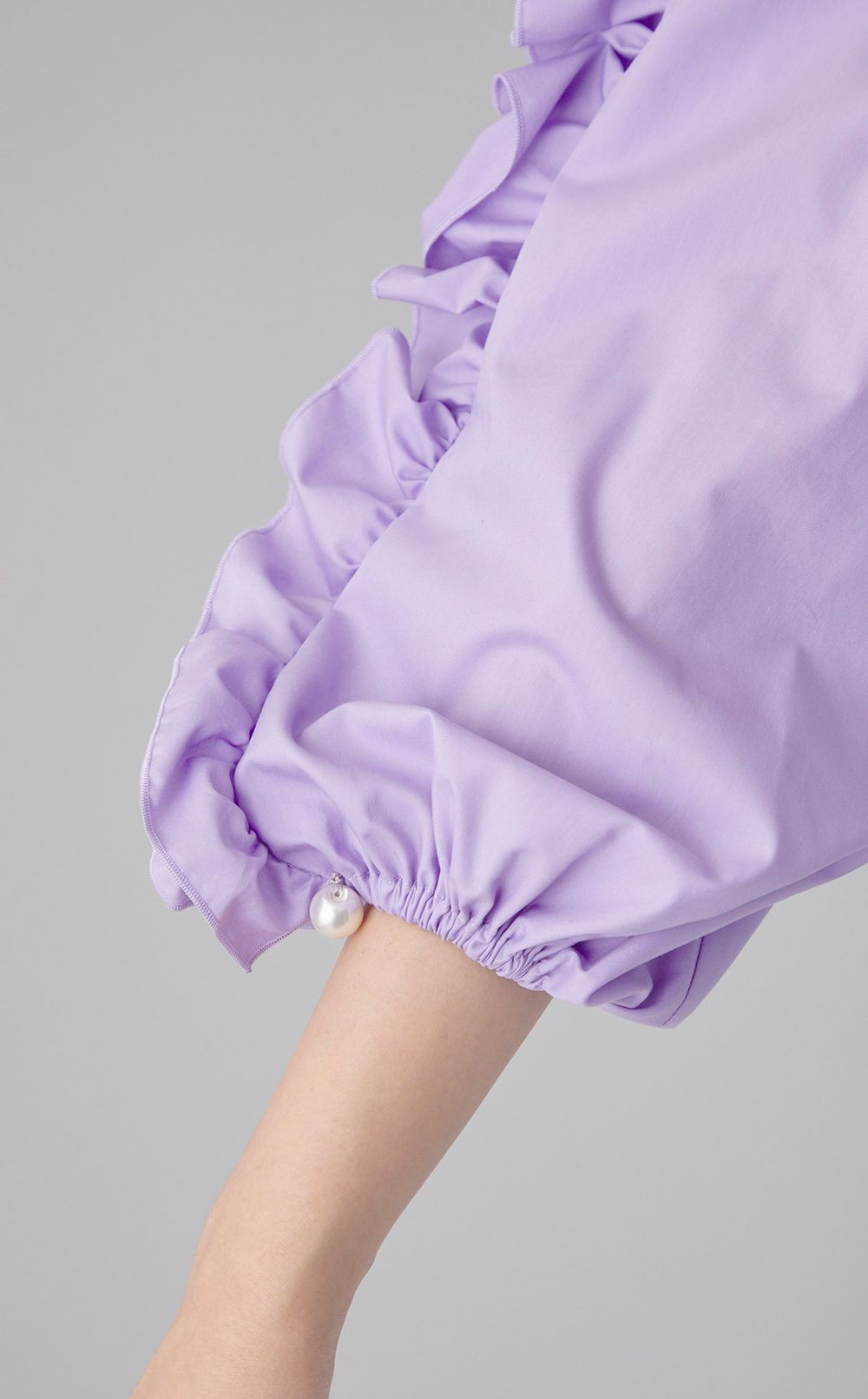 フリルスリーブブラウス