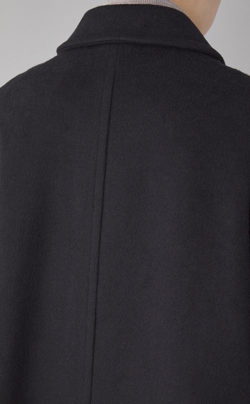 ウールバルマカーンコート