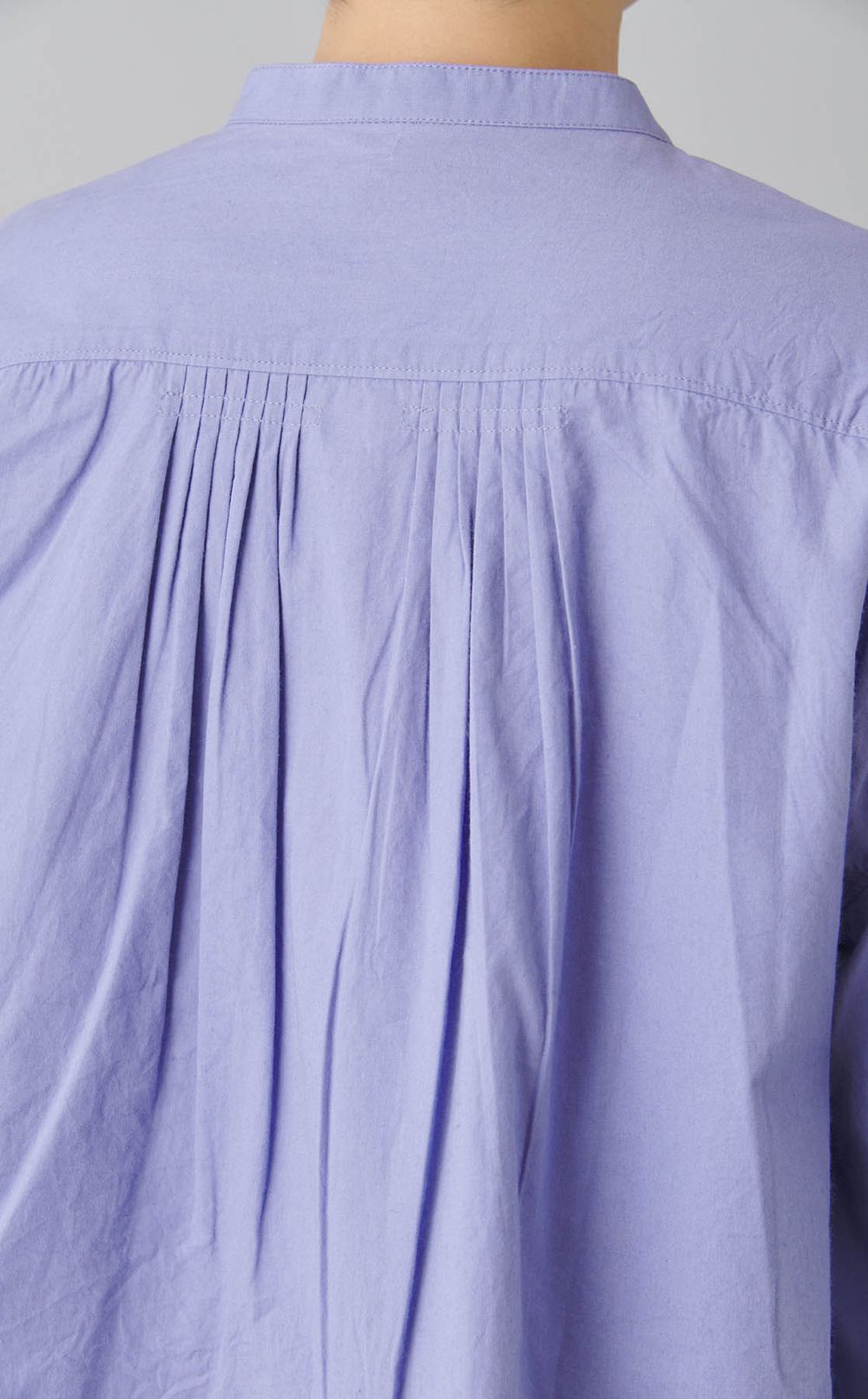 ピンタックノーカラーシャツ