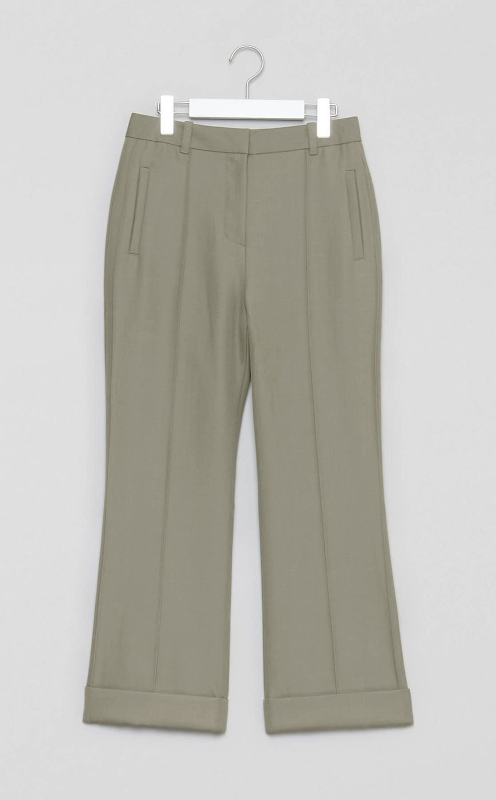 センターシームテーパードパンツ