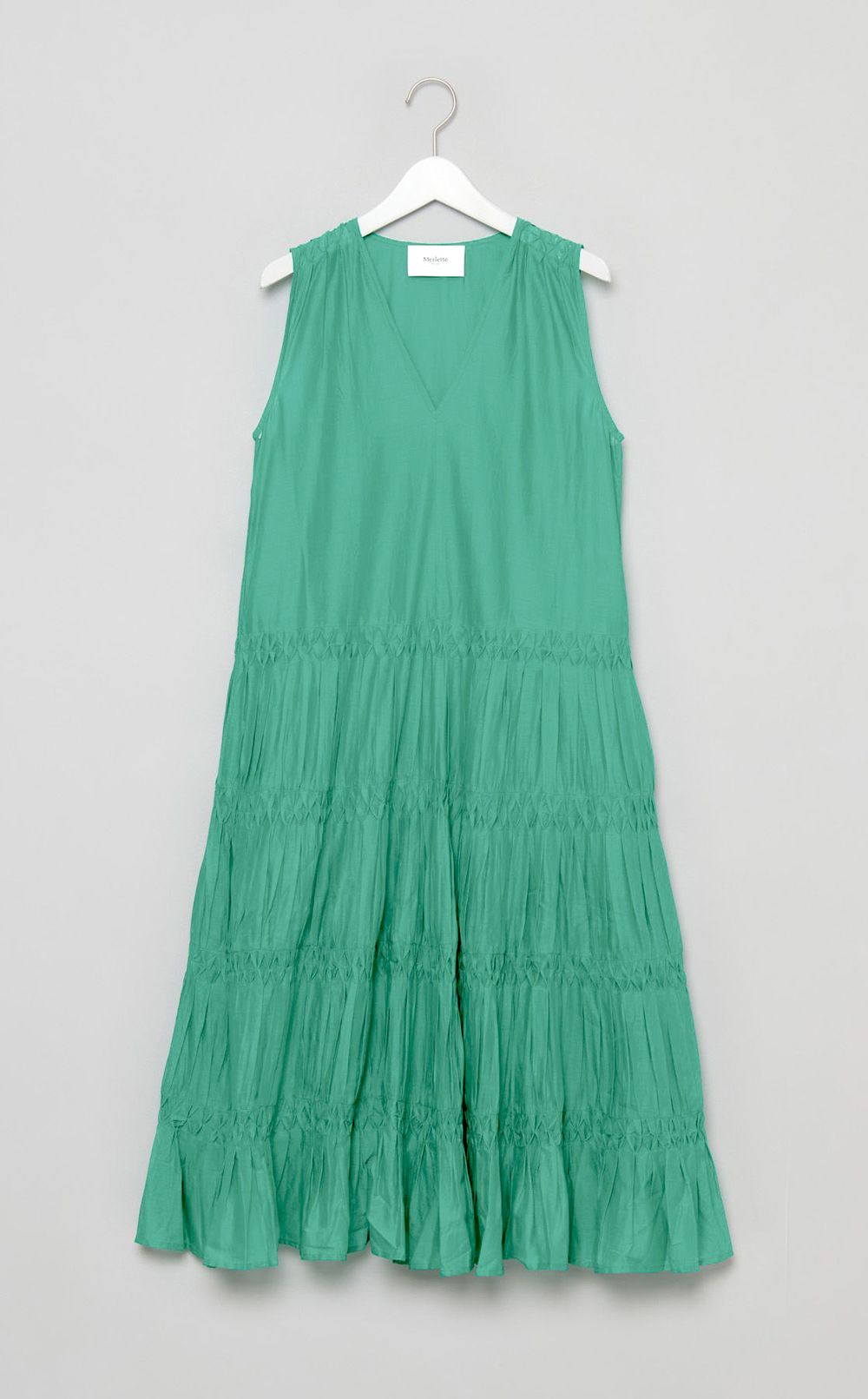 スモッキングフレアワンピース