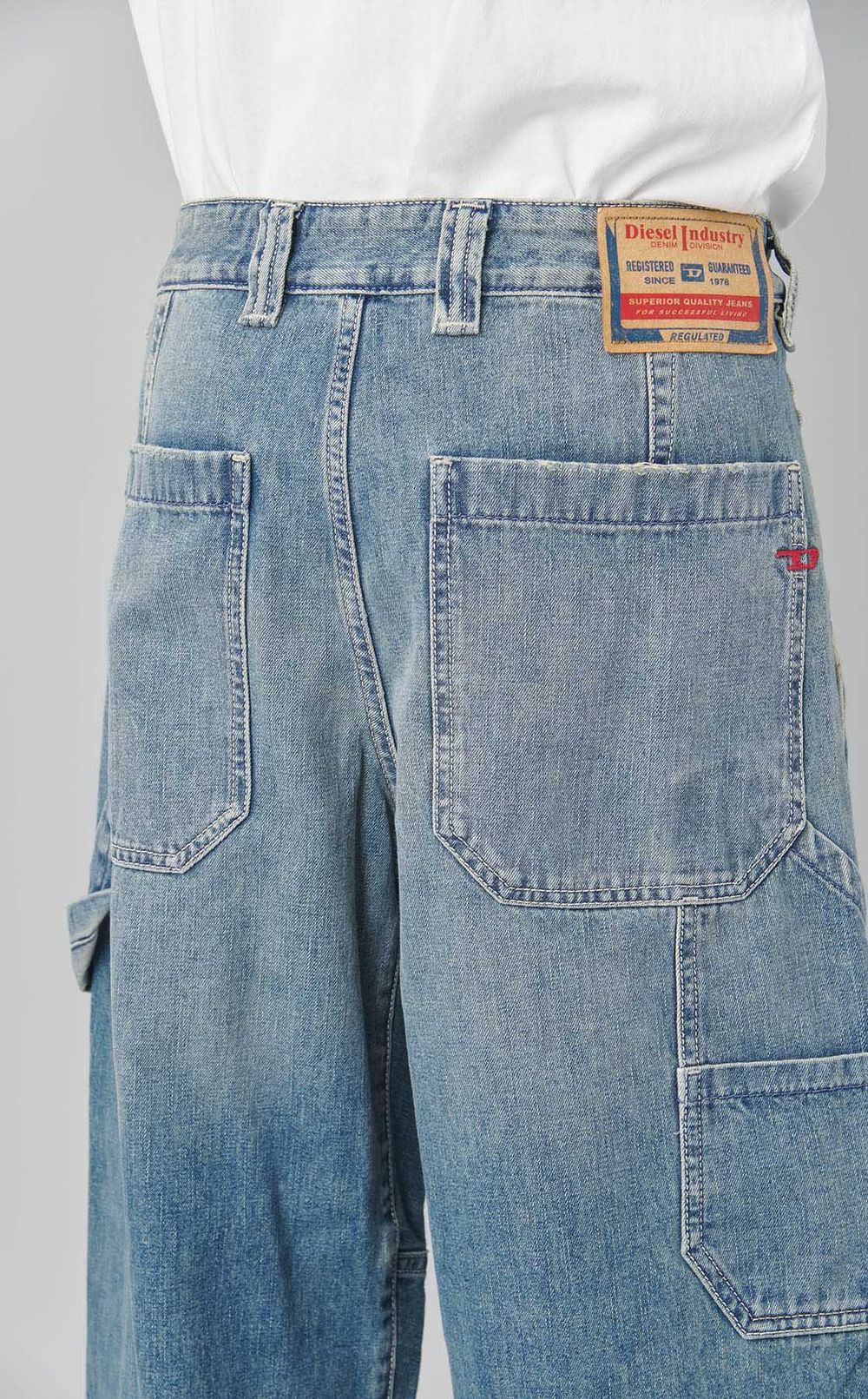 ストレートデニム