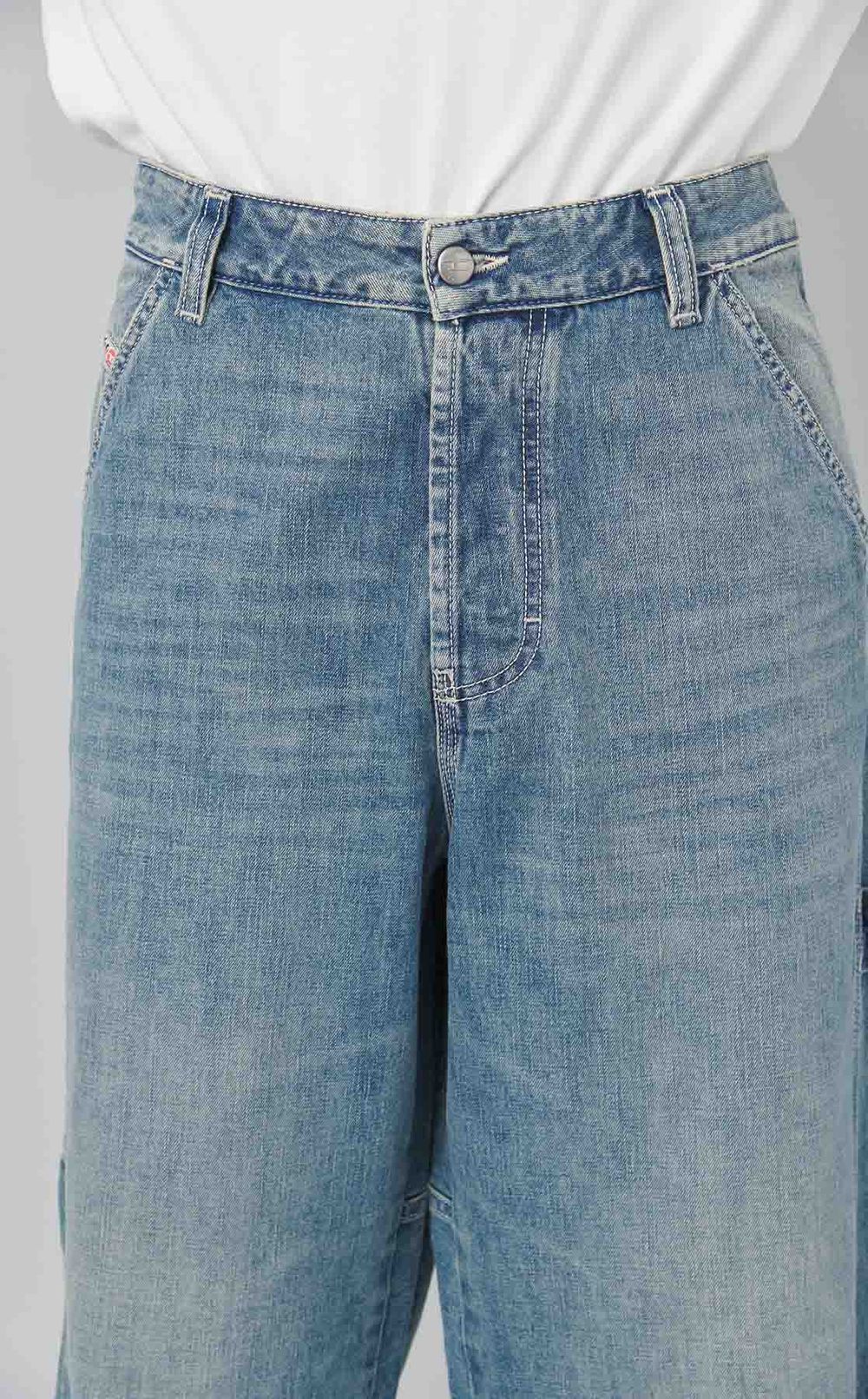 ストレートデニム