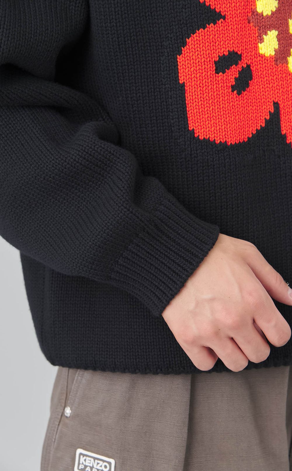 ボケフラワークルーネックニット