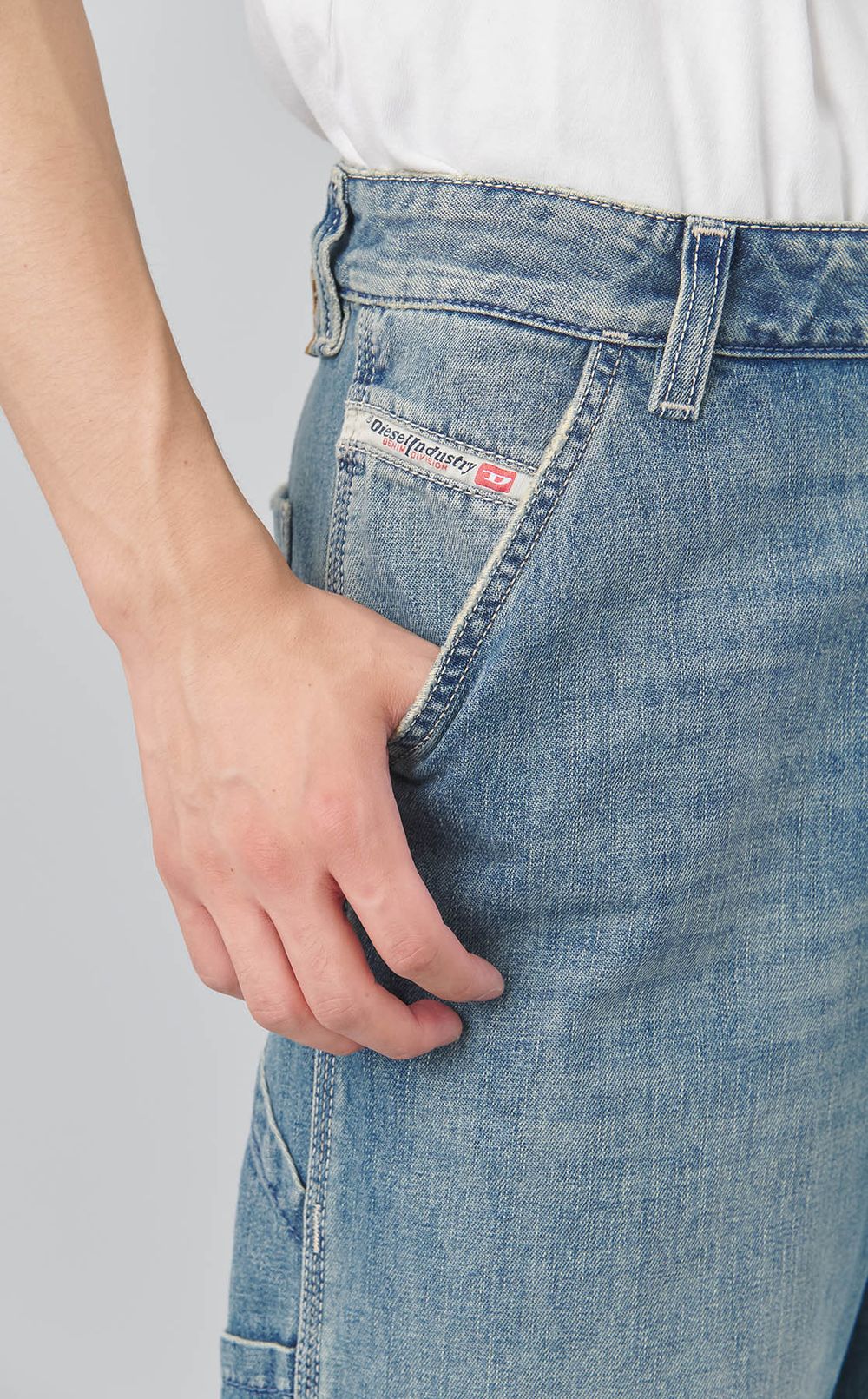 ストレートデニム