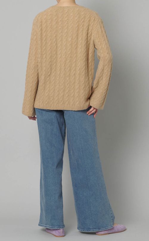 ケーブルニットプルオーバー