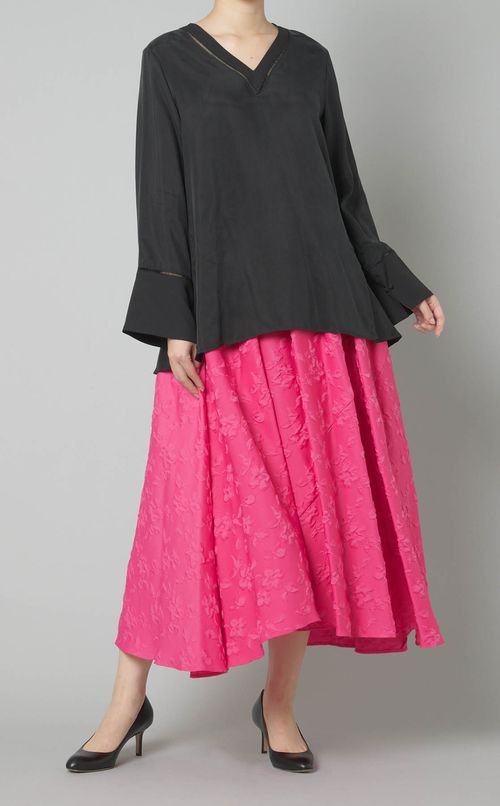 Vネックはしごレースブラウス