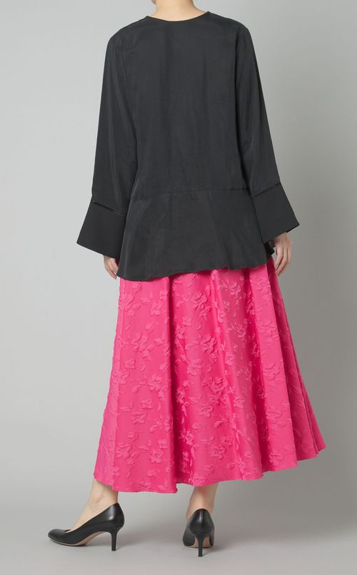 Vネックはしごレースブラウス