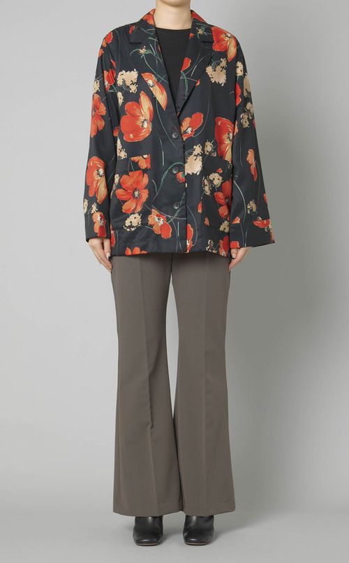 センタープレスフレアパンツ