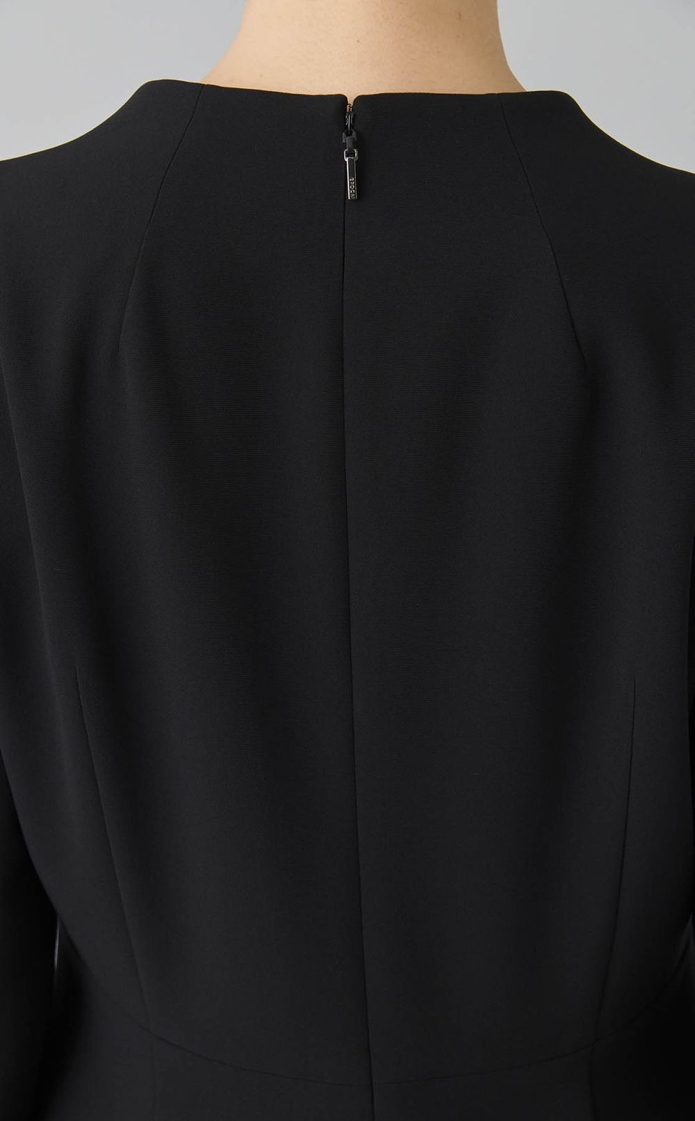 Vネックダブルクロスワンピース