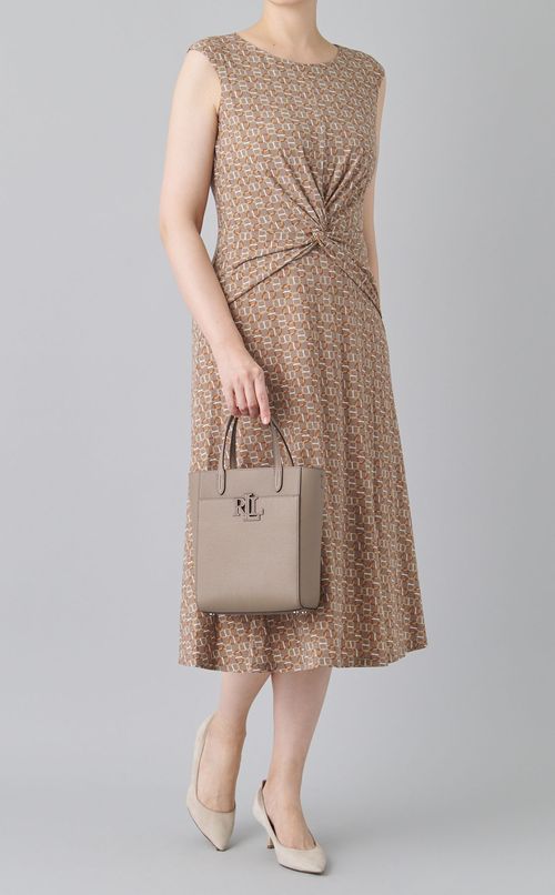 ショルダーベルト付きハンドバッグ