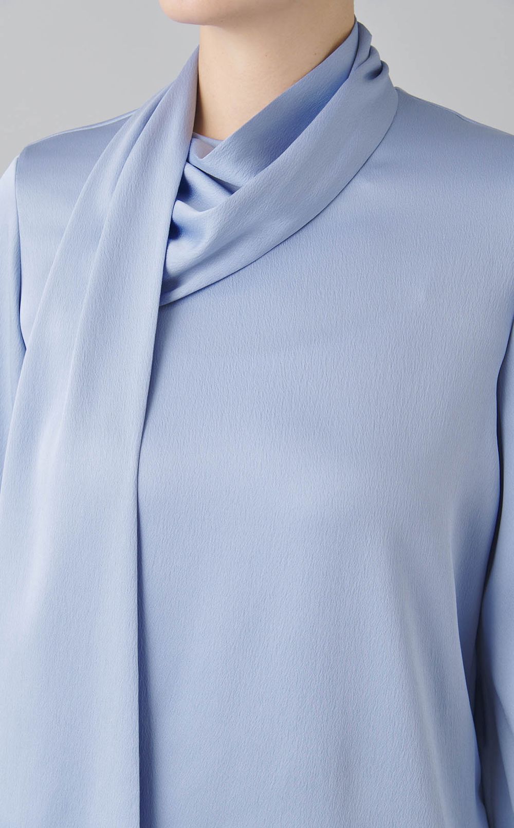 サテンボウタイブラウス