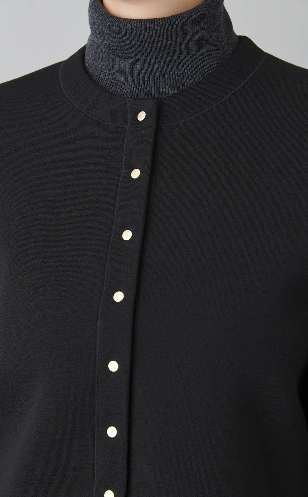 ノーカラードットボタンカーディガン