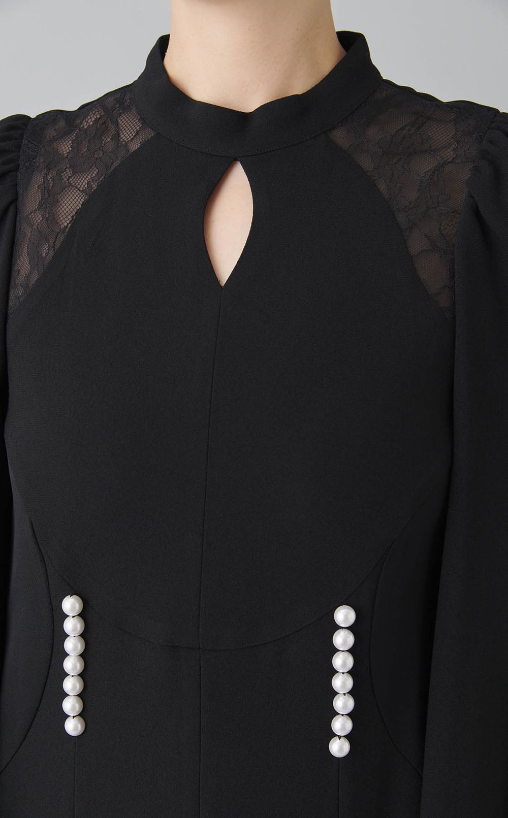 レースショルダーパールドレス