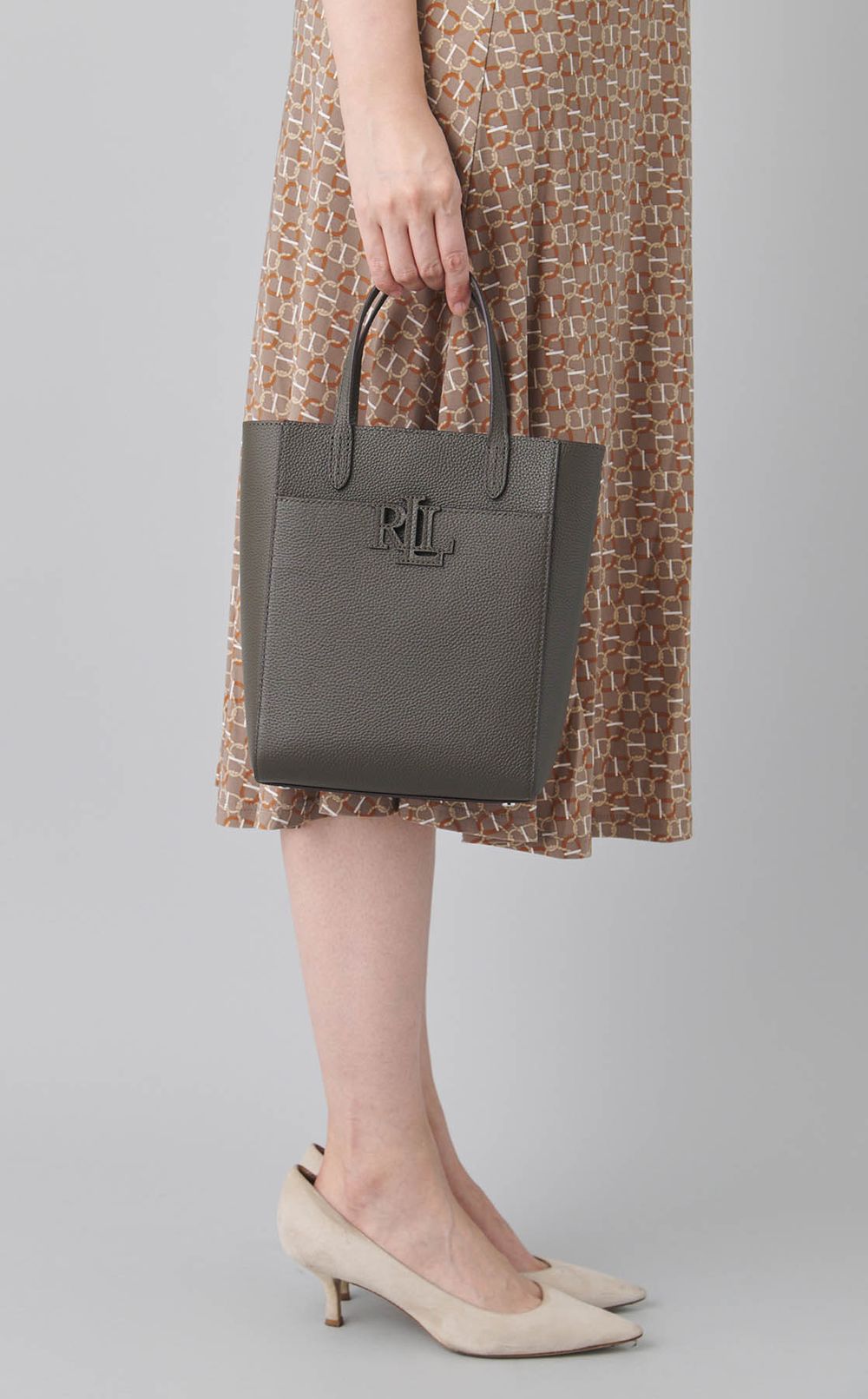 ショルダーベルト付きハンドバッグ