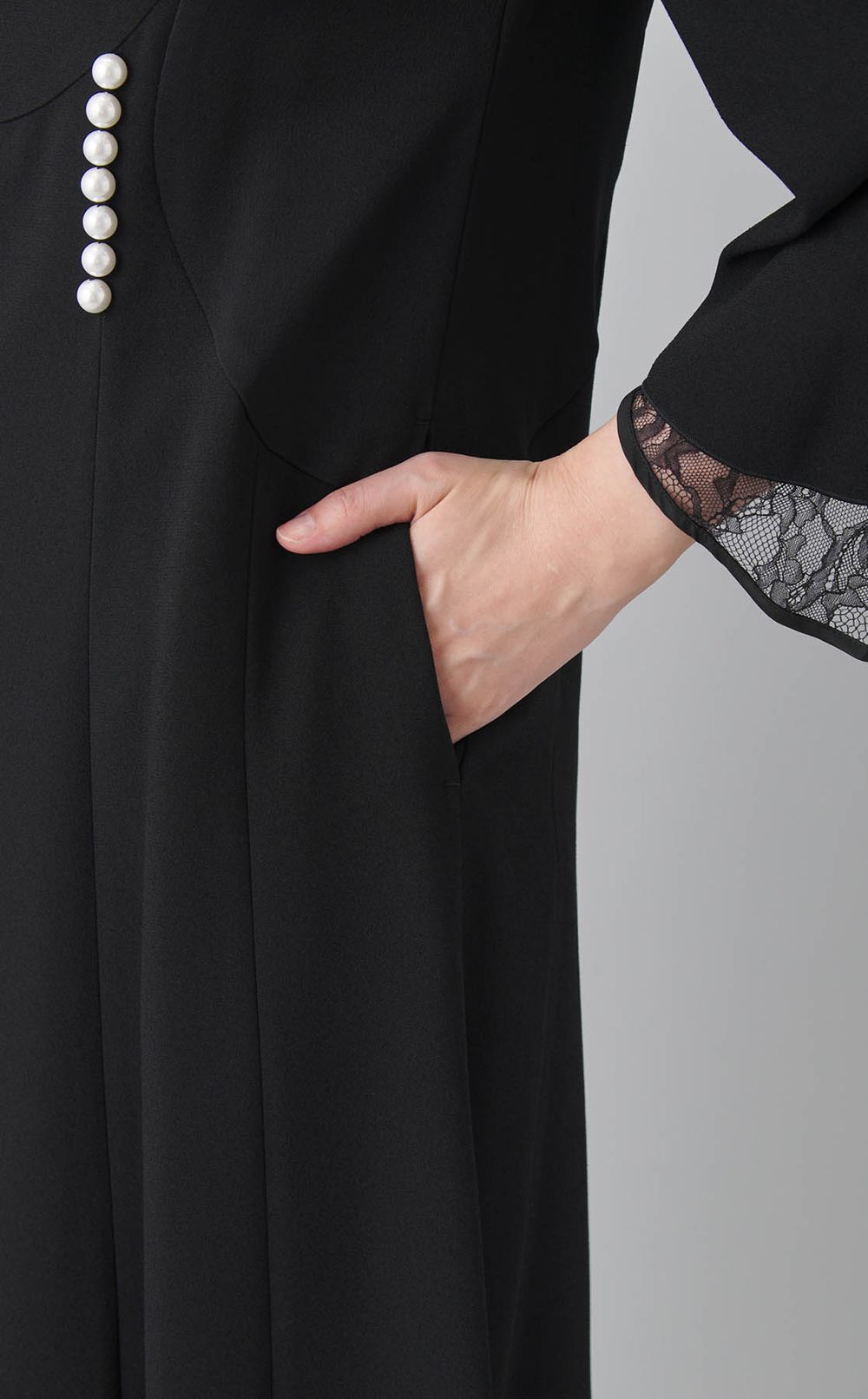 レースショルダーパールドレス