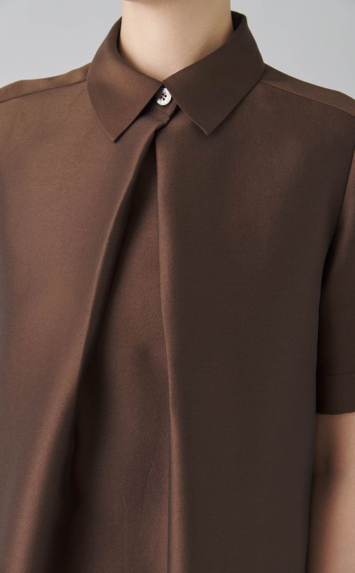 フロントタックワンピース